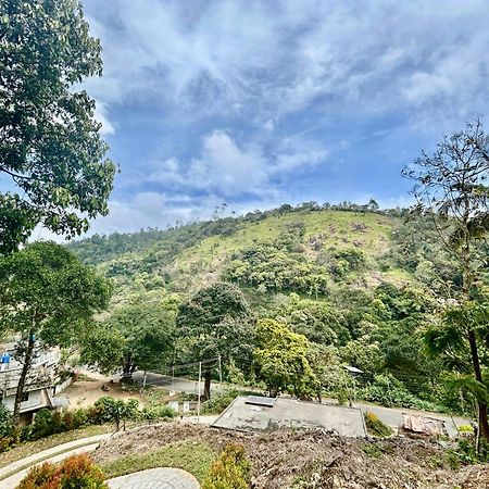 Misty Heights Peermade - Private Mountain Villa Retreat Vandiperiyār Esterno foto